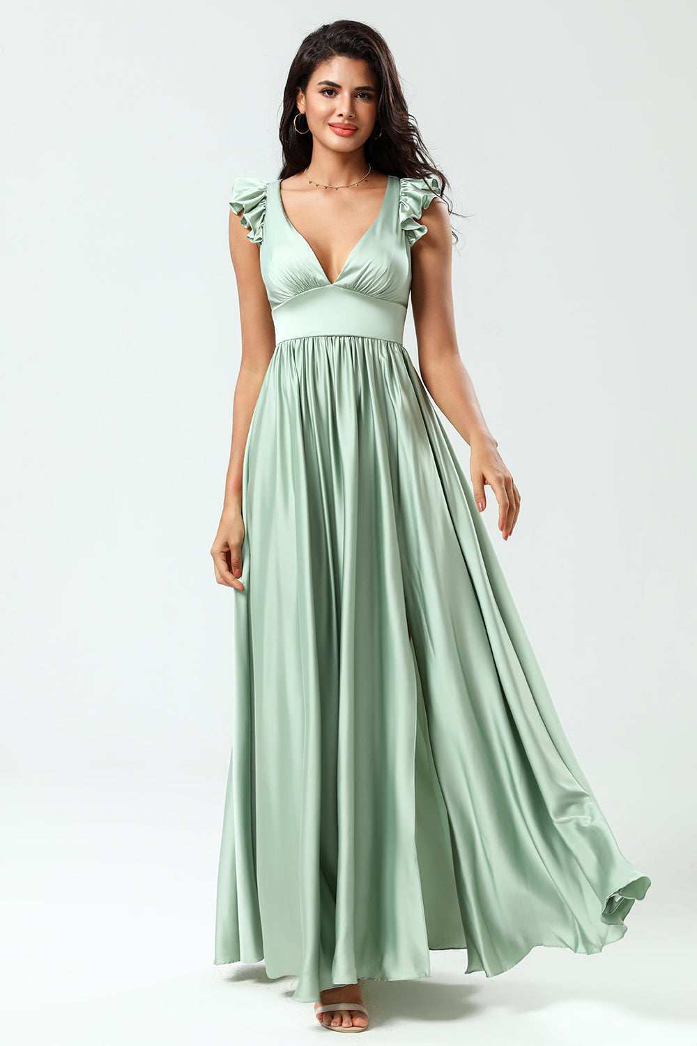 Deep V-Neck A Line Green Vestido de dama de honor largo con volantes