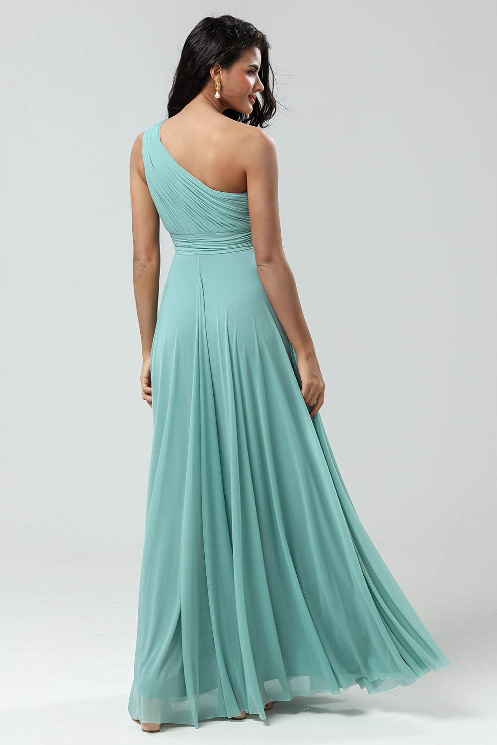 Impresionante vestido de dama de honor largo de cristal de mar de una línea de hombro con Ruched