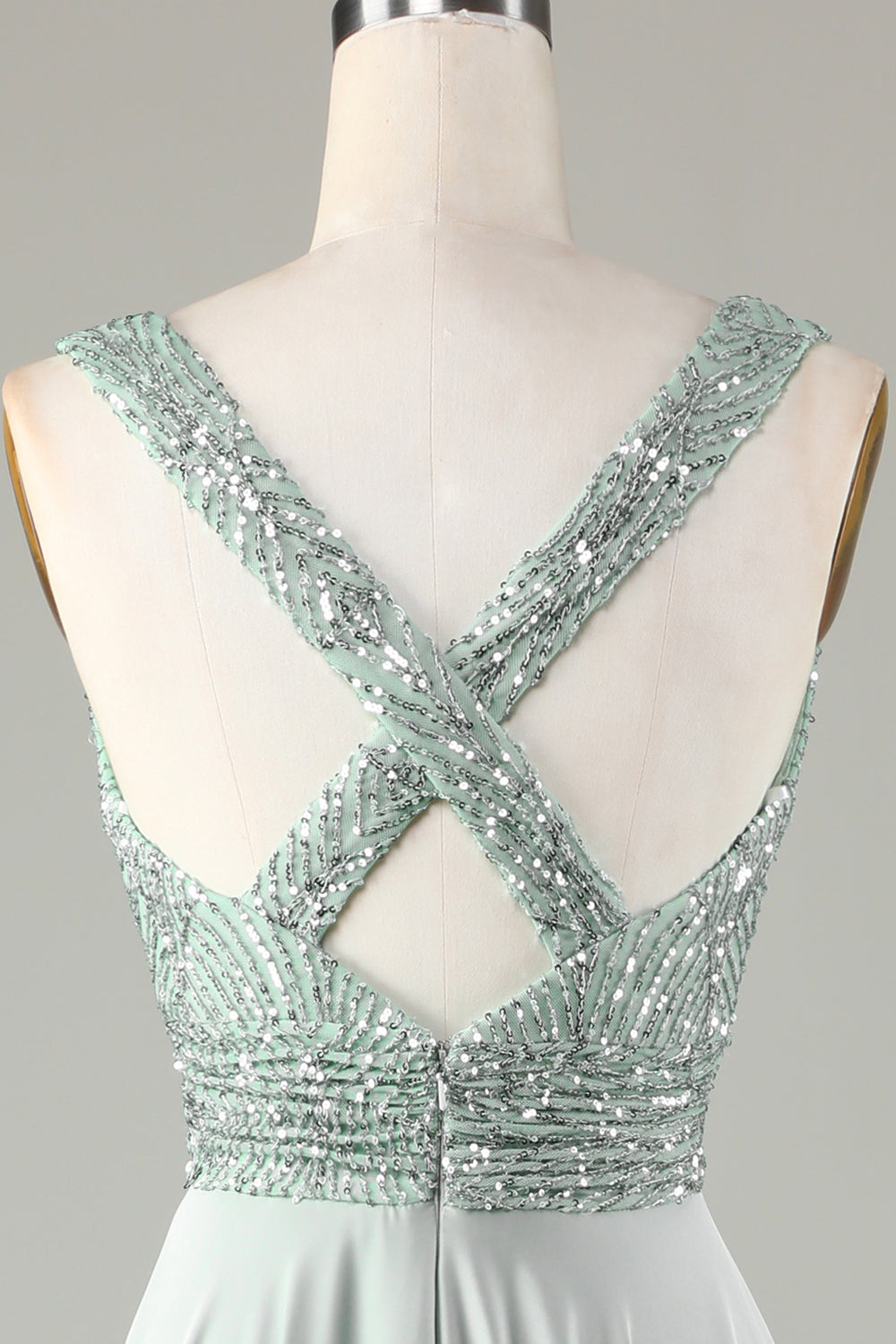 Vestido de dama de honor Matcha con cuello en V brillante con lentejuelas