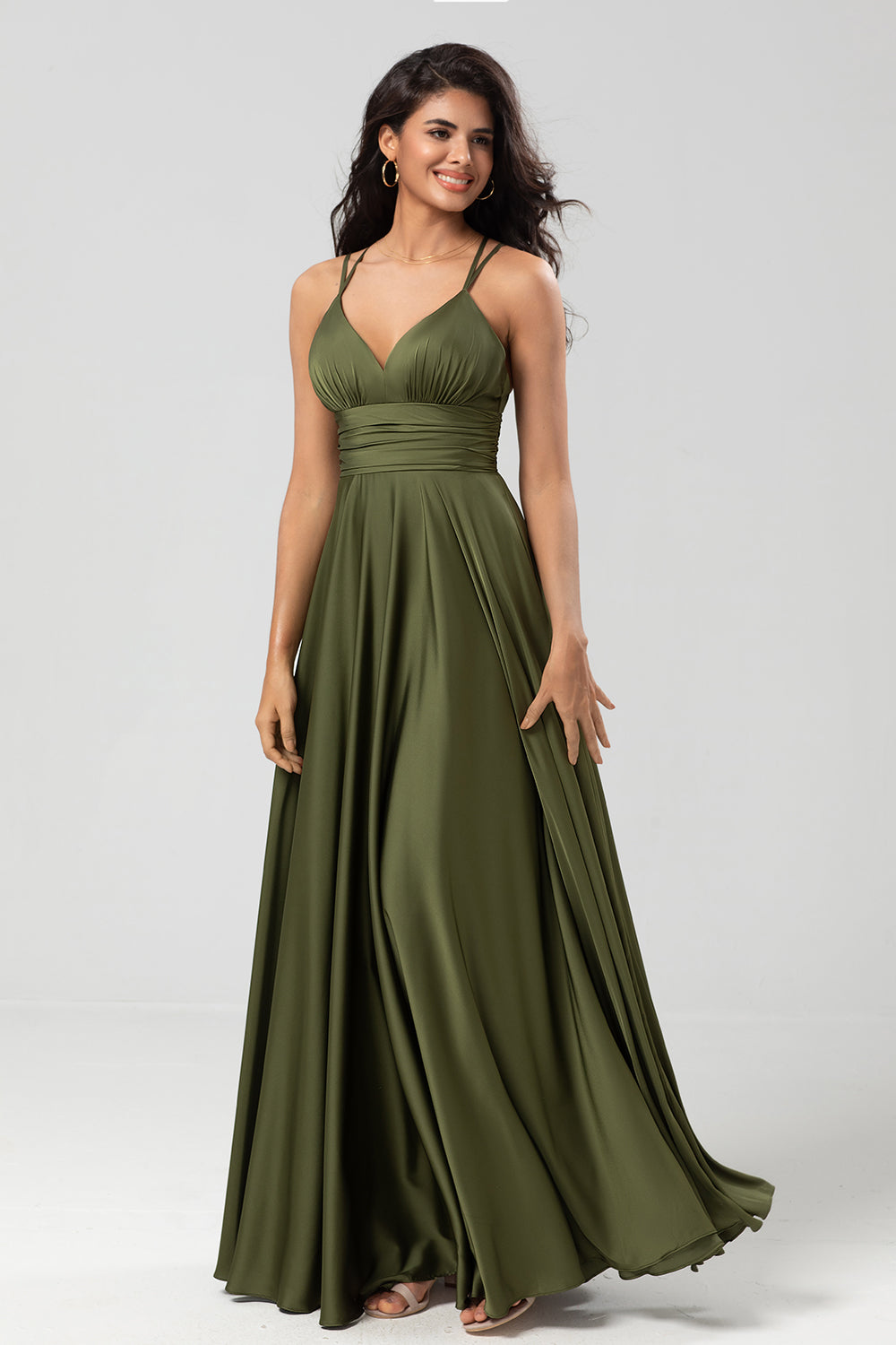Grand Beauty A Line Spaghetti Straps Vestido de dama de honor largo verde oliva con volantes