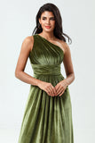 Soñando con elegancia Una línea de un hombro Velterciopelo oliva Vestido de dama de honor largo
