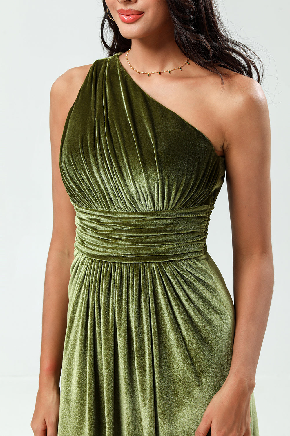 Soñando con elegancia Una línea de un hombro Velterciopelo oliva Vestido de dama de honor largo
