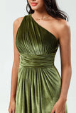 Soñando con elegancia Una línea de un hombro Velterciopelo oliva Vestido de dama de honor largo