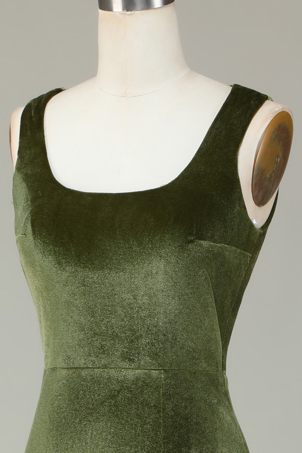 Vestido de dama de honor de terciopelo sirena oliva con hendidura