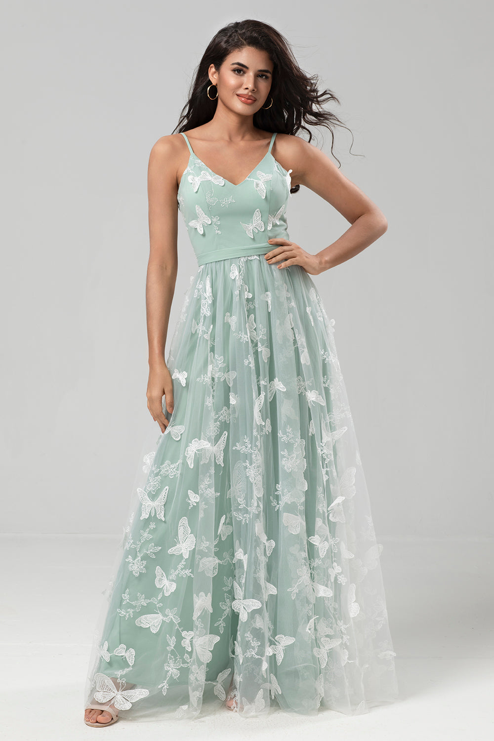 Capturó tu corazón Una línea de correas de espagueti Matcha Vestido de dama de honor largo con apliques