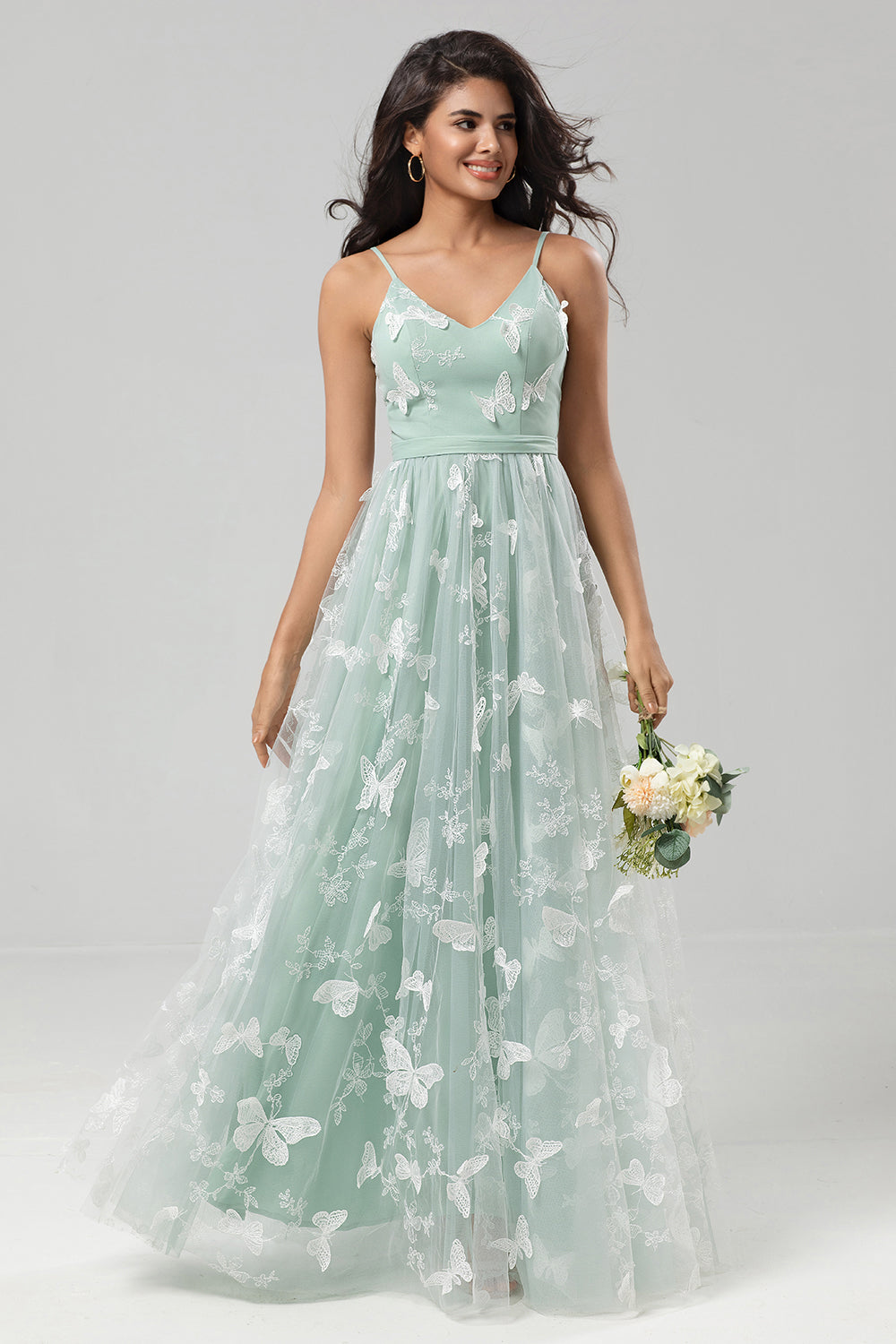 Capturó tu corazón Una línea de correas de espagueti Matcha Vestido de dama de honor largo con apliques