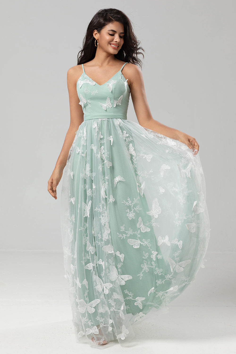 Capturó tu corazón Una línea de correas de espagueti Matcha Vestido de dama de honor largo con apliques