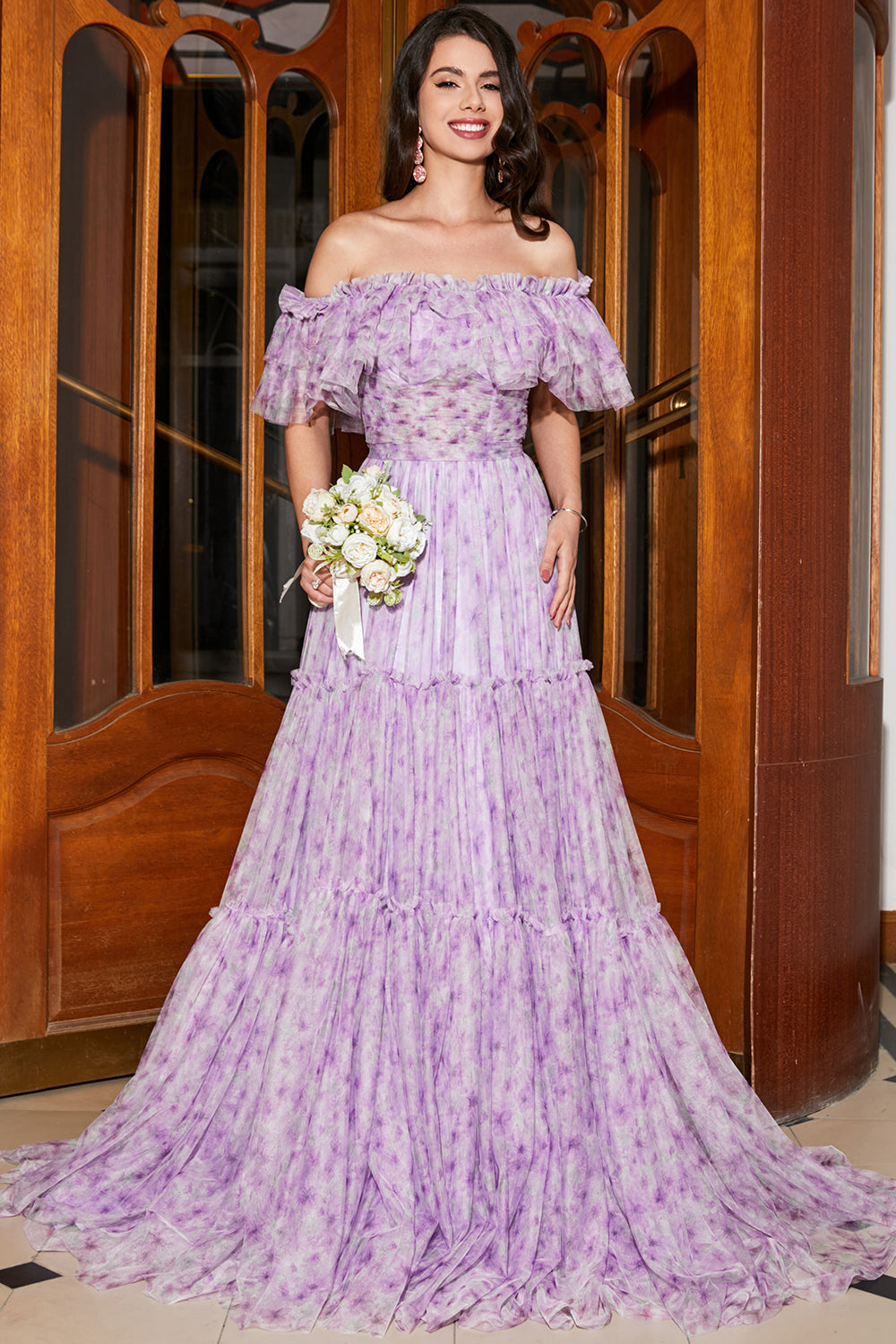 Precioso Un Vestido De Fiesta Largo Floral Lila De Hombro Con Volantes