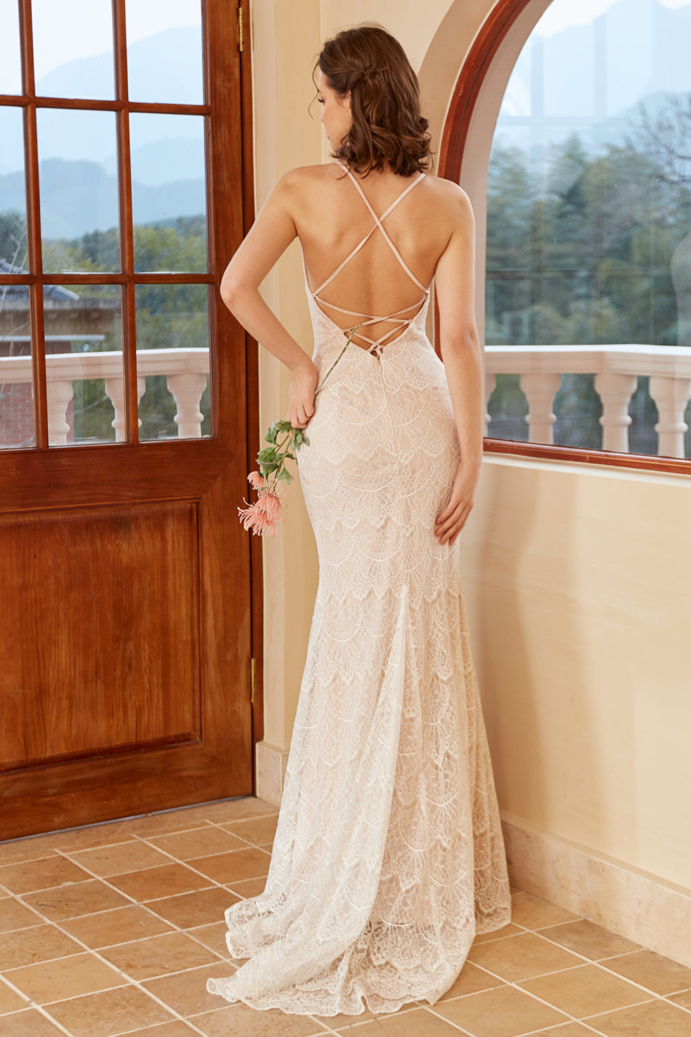 Sirena Halter Vestido de novia de encaje blanco con tren de barrido