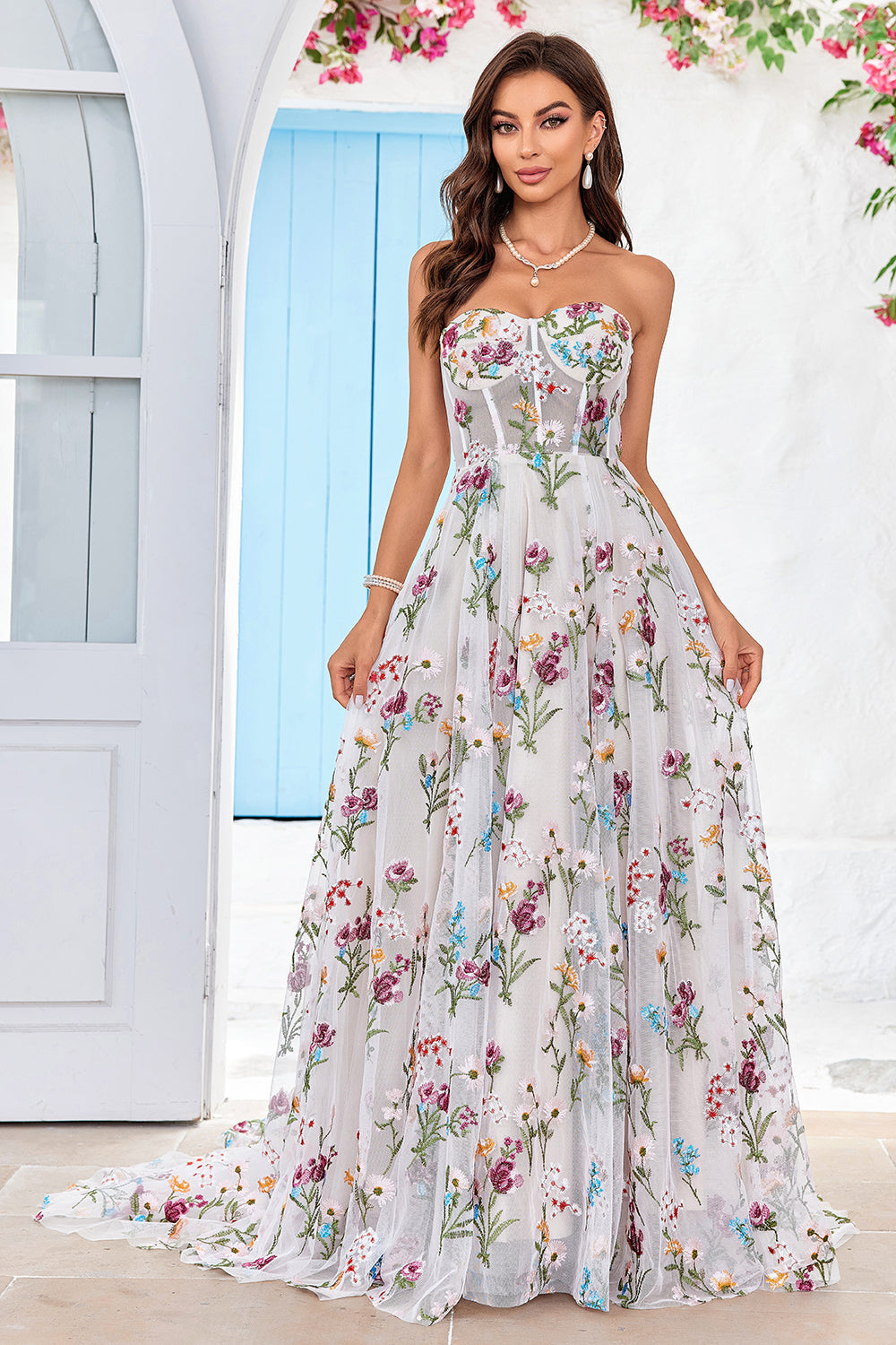 Belleza Una línea Sweetheart Marfil Vestido de novia largo con bordado