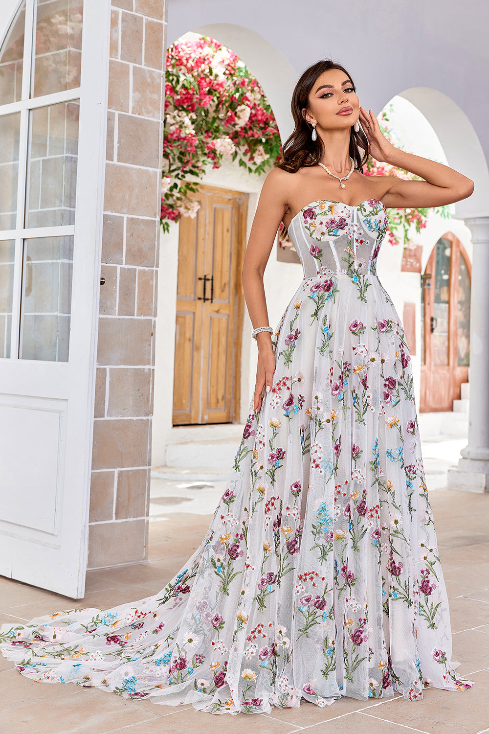 Belleza Una línea Sweetheart Marfil Vestido de novia largo con bordado