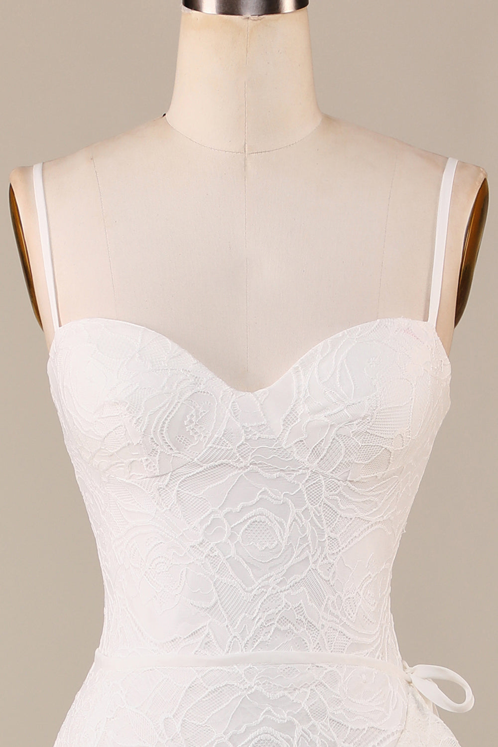 Vaina Correas de espagueti Encaje marfil asimétrico desmontable tren Boho vestido de novia
