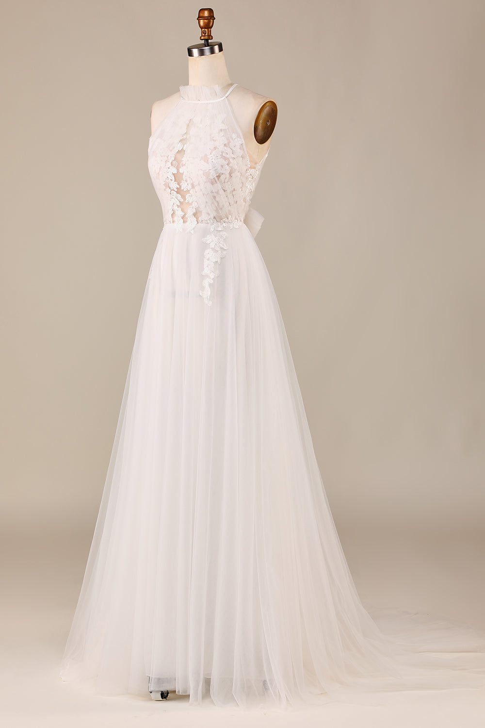 Encantador A Line Halter Neck Ivory Open Back Tulle Sweep Train Vestido de novia con encaje