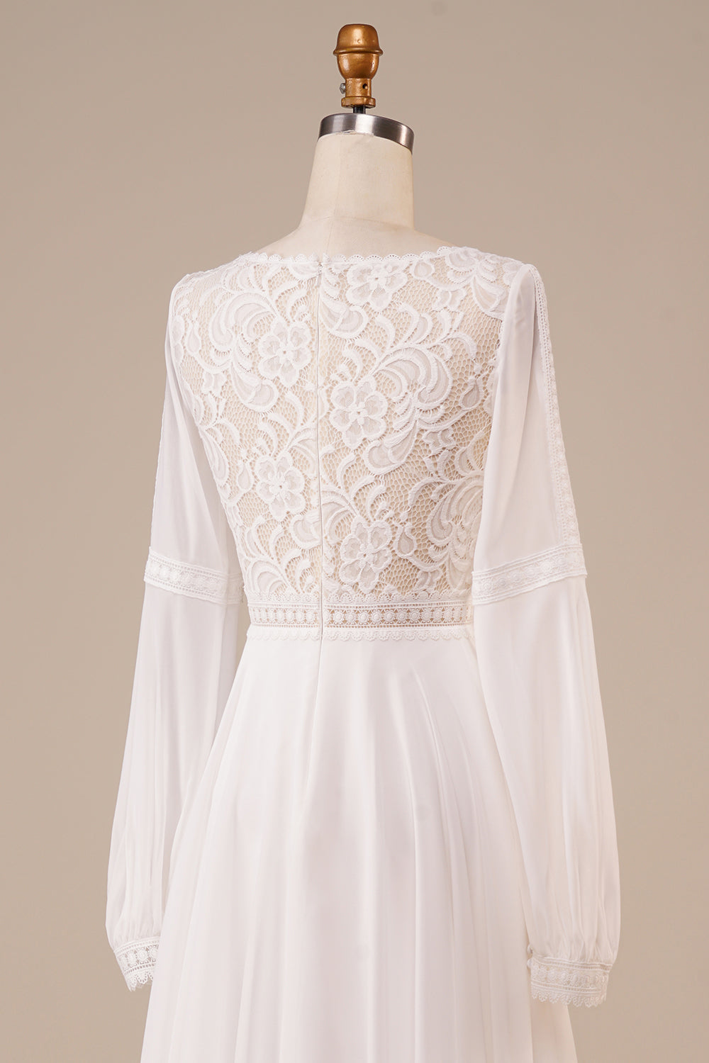 Manga larga Vestido de novia marfil con encaje