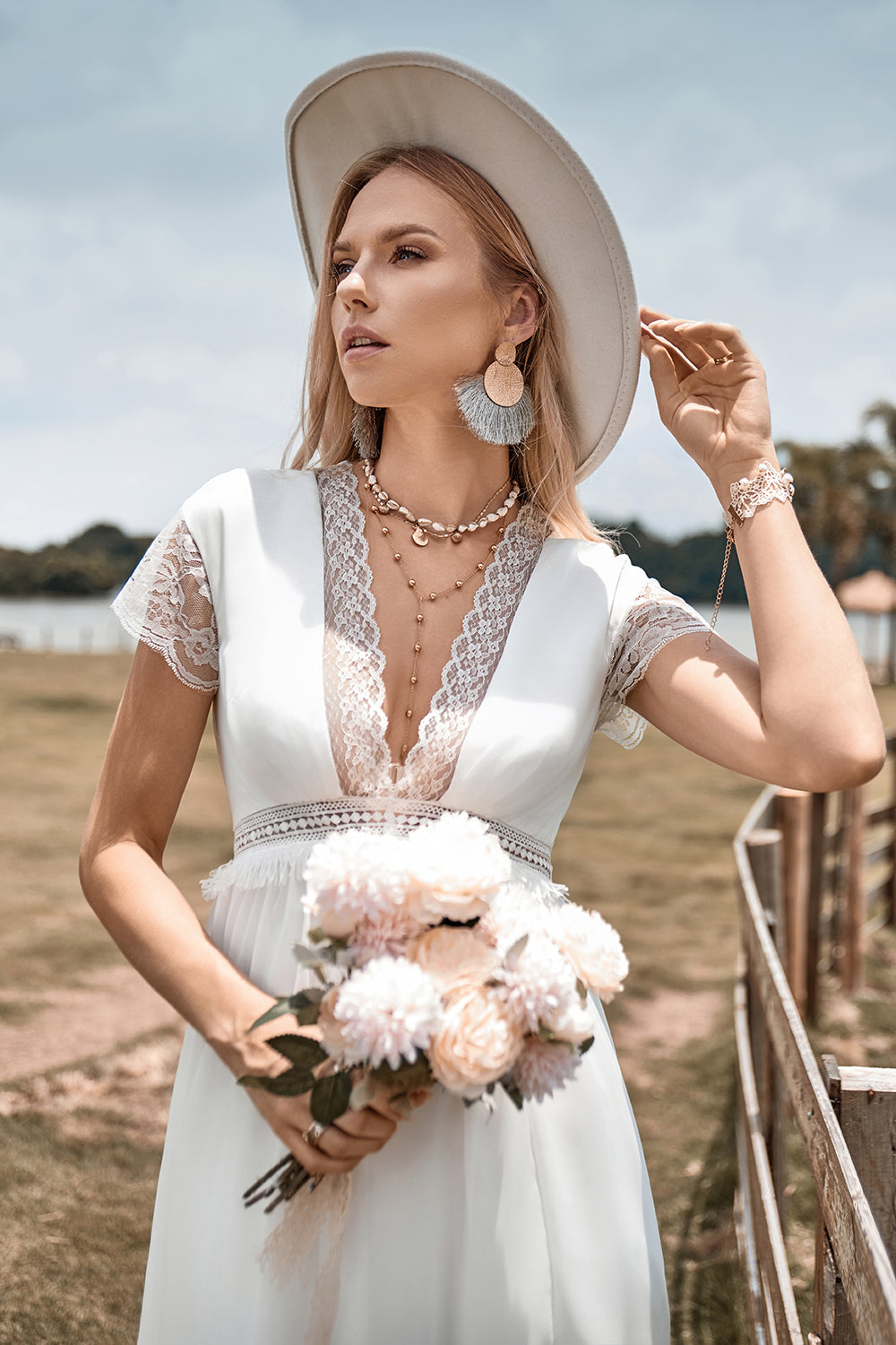 Vestido de novia Boho simple con cuello en V profundo con hendidura