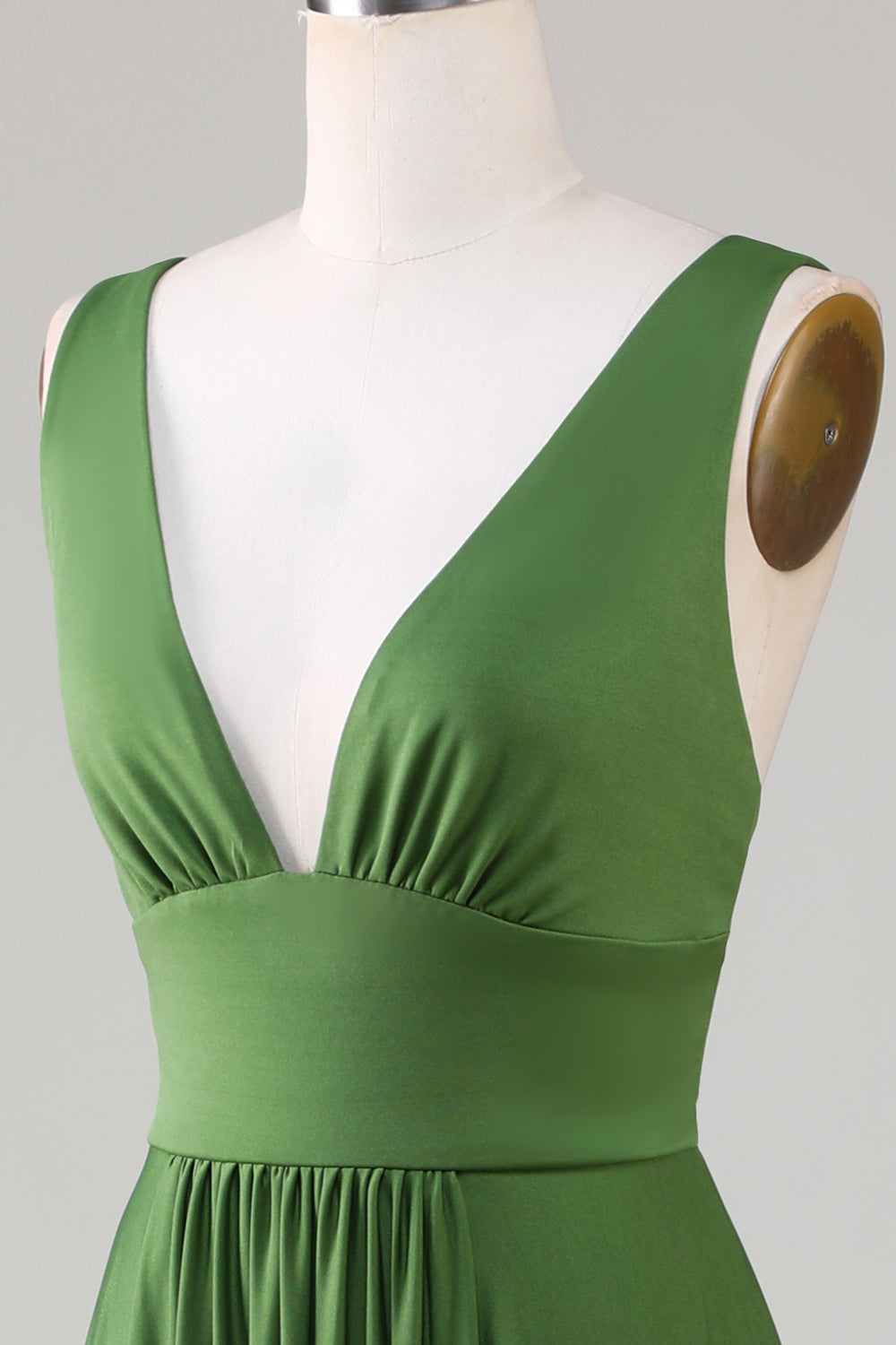 Cuello en V profundo verde oliva sin mangas vestido de dama de honor largo
