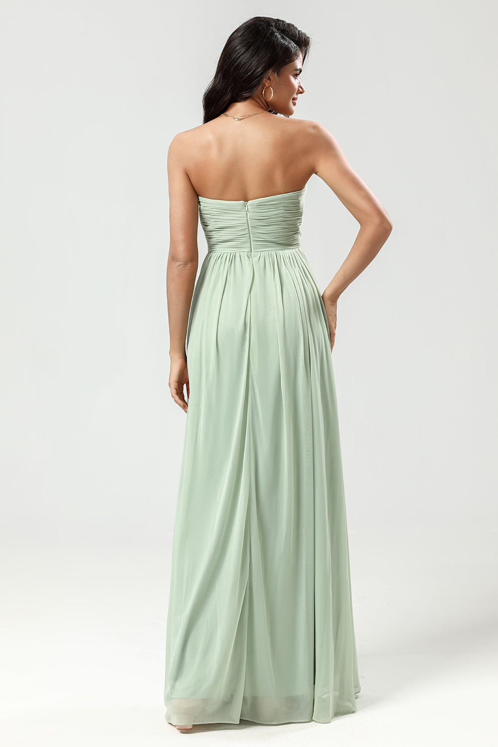 Strapless A Line Chiffon Green Bridesmaid Dress con plisado