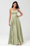Vestido de dama de honor verde satinado A Line con bolsillos
