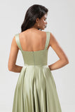 Vestido de dama de honor verde satinado A Line con bolsillos