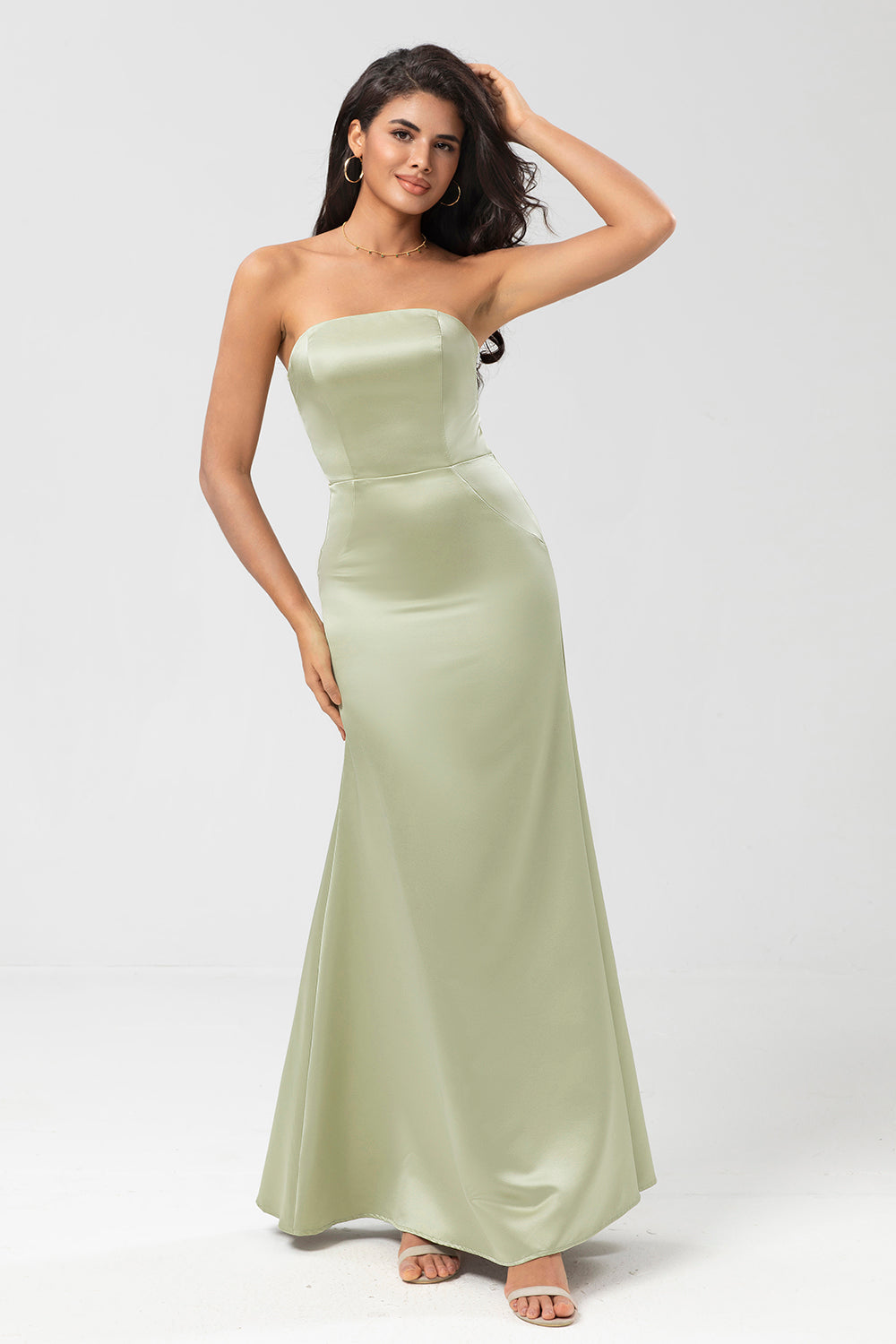 Vaina de satén sin tirantes Vestido de dama de honor verde