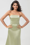Vaina de satén sin tirantes Vestido de dama de honor verde
