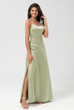 Vestido de dama de honor verde satinado con espalda con cordones