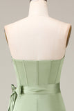 Matcha Corsé sin tirantes Vestido de dama de honor de satén de línea A con abertura