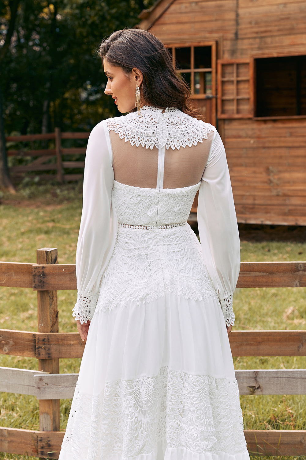 Vestido de novia boho de manga larga marfil con encaje