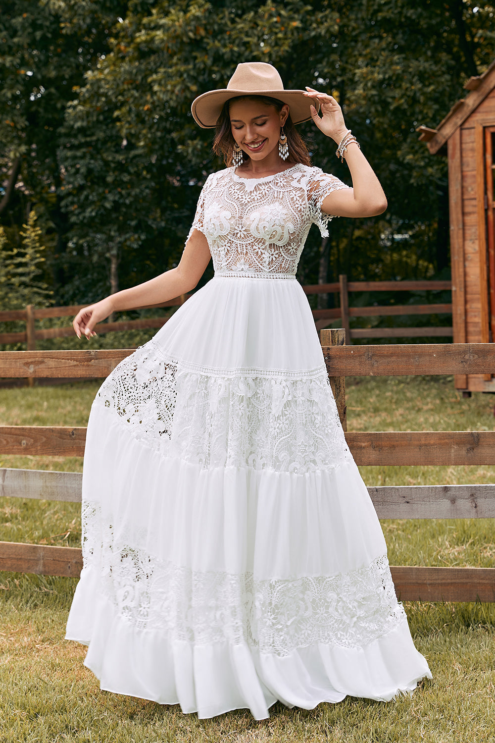 Vestido de novia de gasa boho de manga corta marfil con encaje