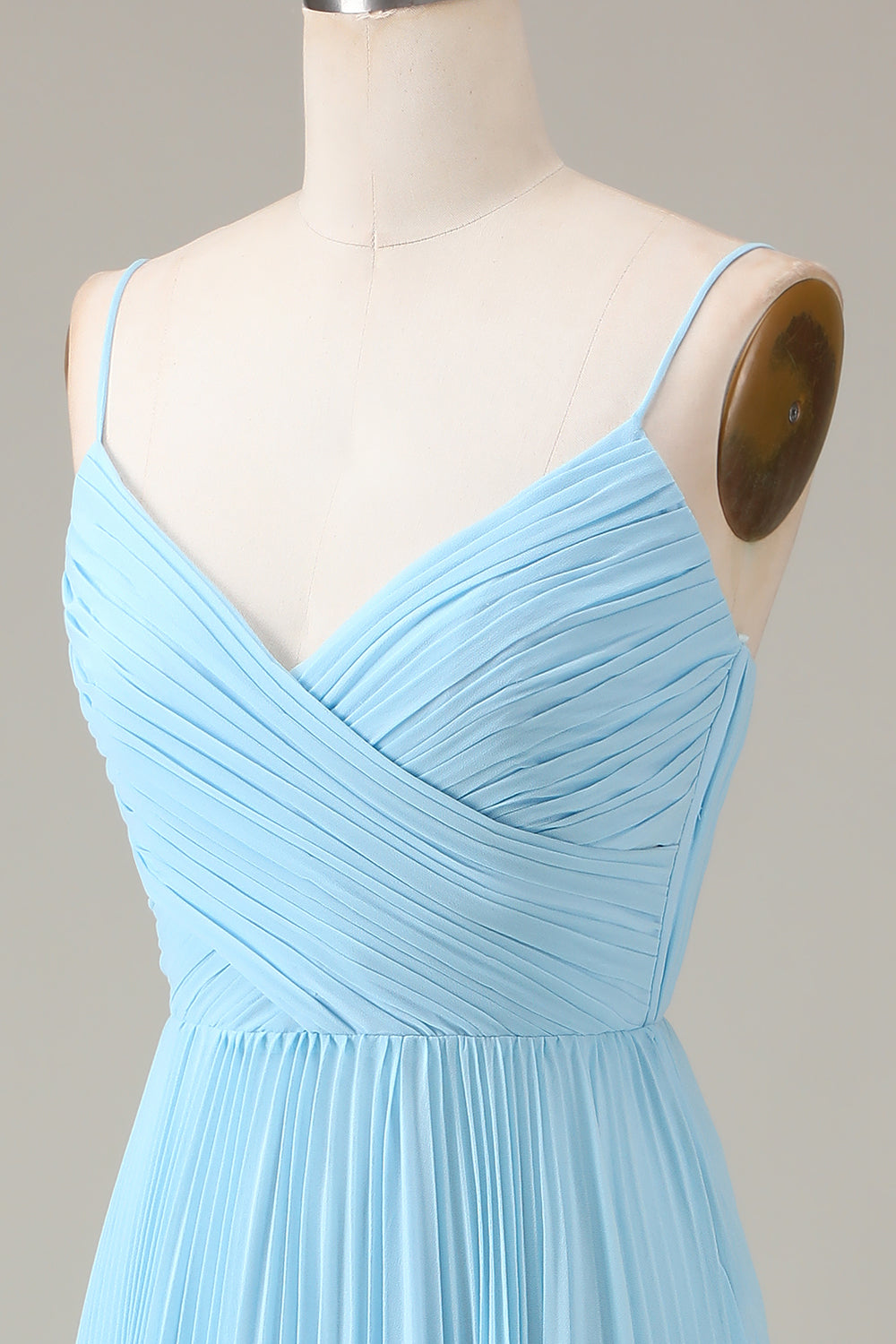 Tirantes de espagueti azul cielo Vestido de dama de honor plisado de gasa plisada con escote en V