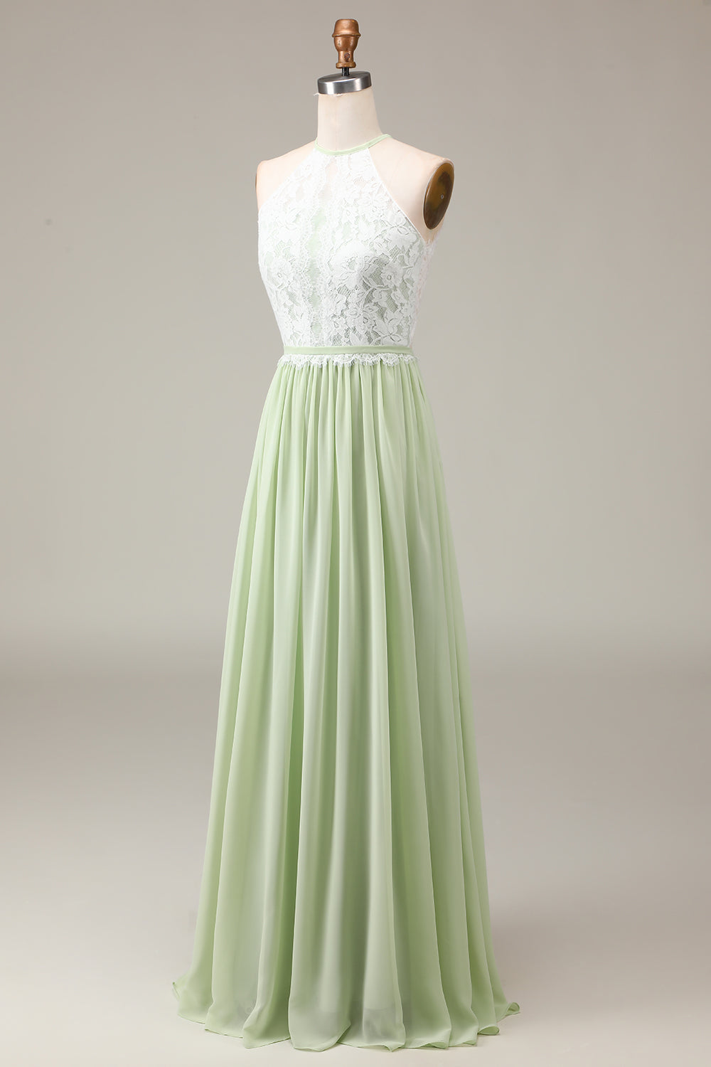 Vestido de dama de honor de encaje y gasa de gasa con cuello halter y gasa de sola.