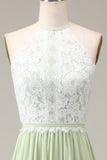 Vestido de dama de honor de encaje y gasa de gasa con cuello halter y gasa de sola.