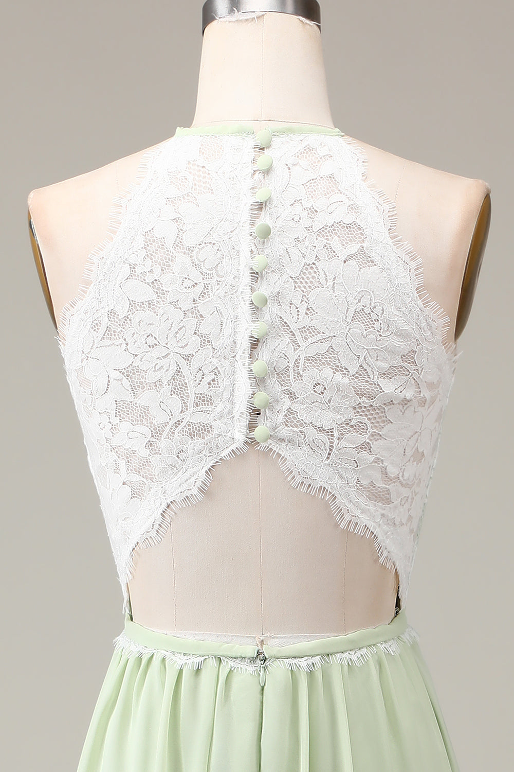 Vestido de dama de honor de encaje y gasa de gasa con cuello halter y gasa de sola.