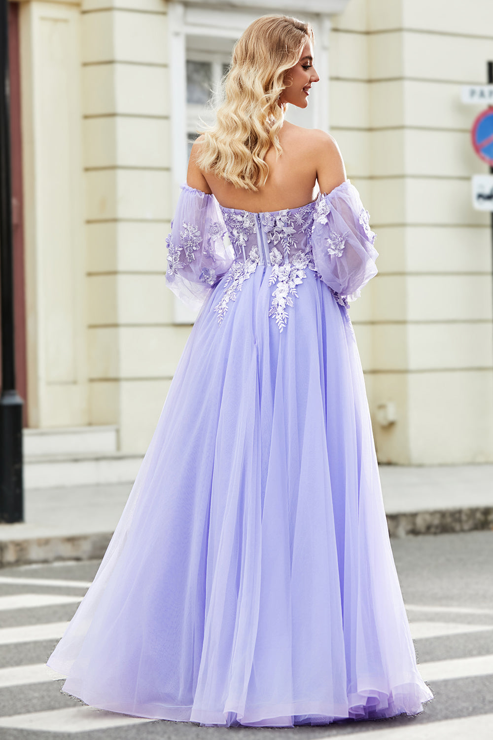 Precioso A Línea De Hombros Lavanda Corsé Vestido De Fiesta Con Apliques