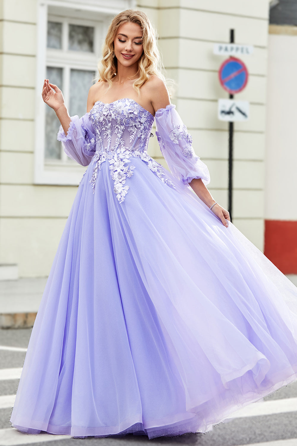 Precioso A Línea De Hombros Lavanda Corsé Vestido De Fiesta Con Apliques