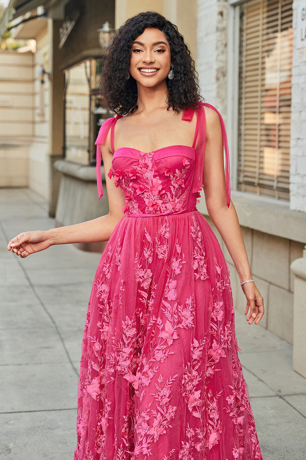 Tirantes finos Vestido de fiesta largo de línea A de color rosa intenso con abertura