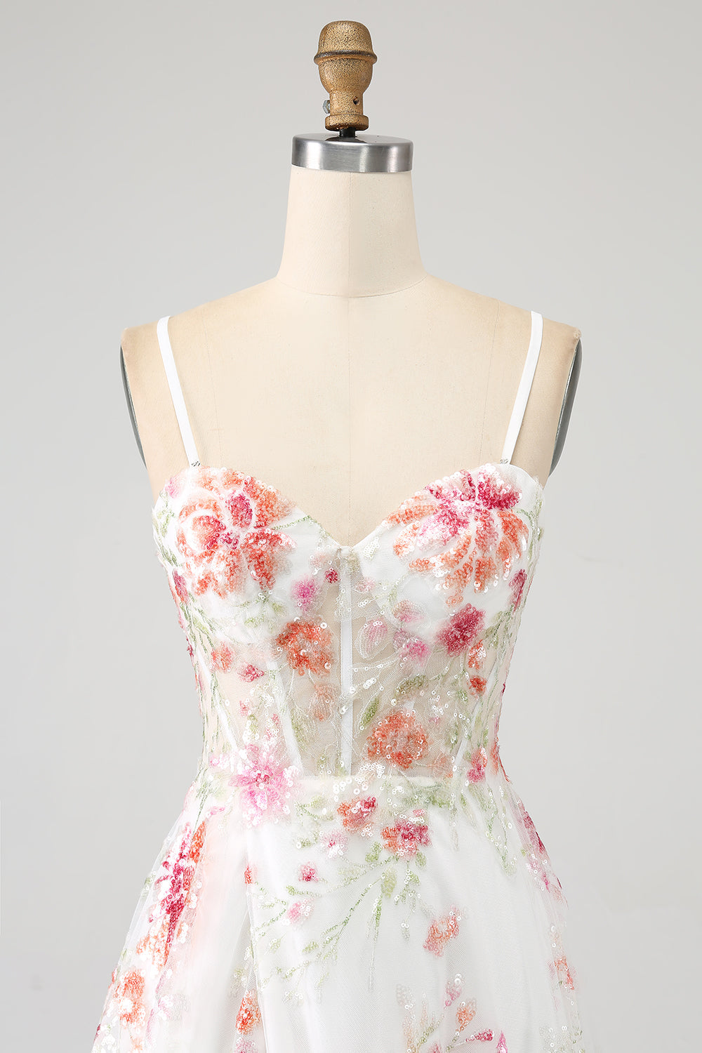 Vestido de fiesta largo corsé bordado con flor de marfil con abertura
