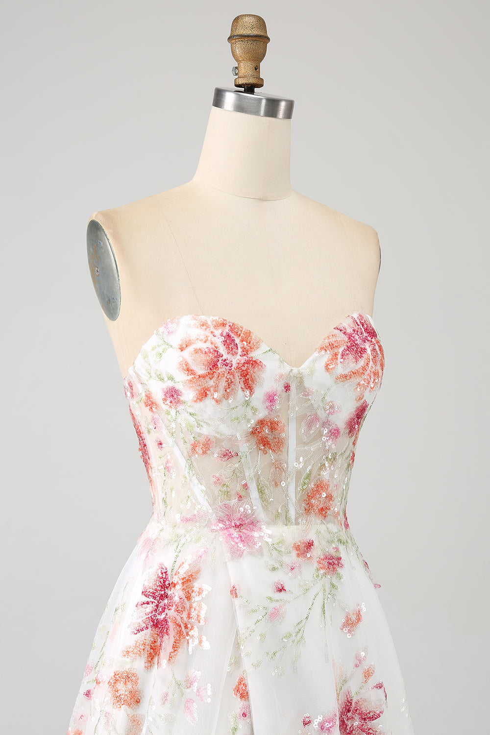 Vestido de fiesta largo corsé bordado con flor de marfil con abertura