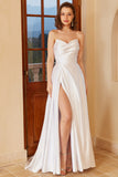 Vestido de novia blanco satinado sweetheart con hendidura