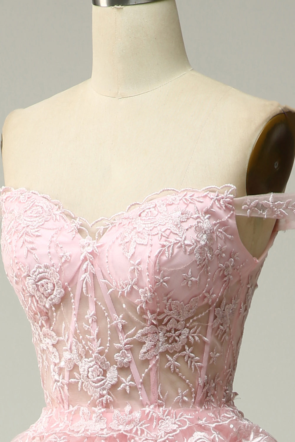 Línea A Fuera del Hombro Rosa Vestido de Graduación Con Apliques