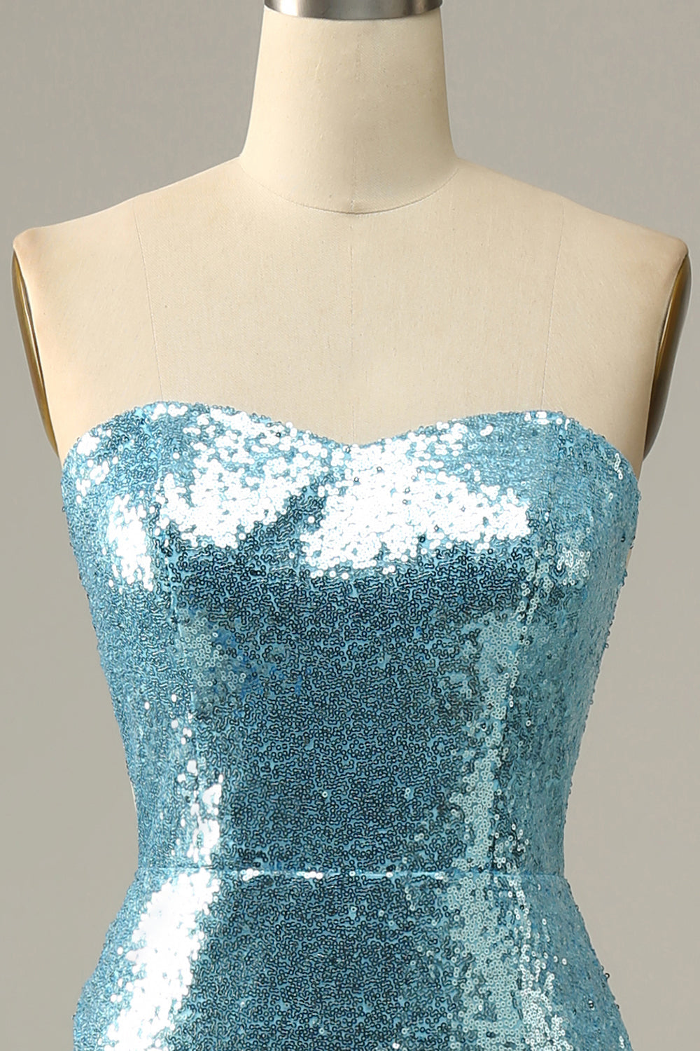 Vestido de fiesta de sirena de lentejuelas azul cielo con plumas