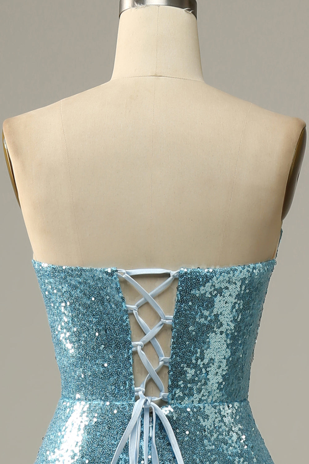 Vestido de fiesta de sirena de lentejuelas azul cielo con plumas