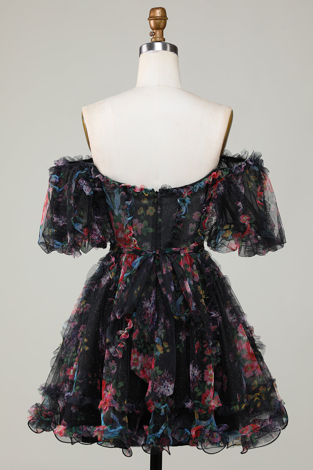 Hermosa una línea fuera del hombro Fucsia Tul Vestido corto de bienvenida con mangas cortas