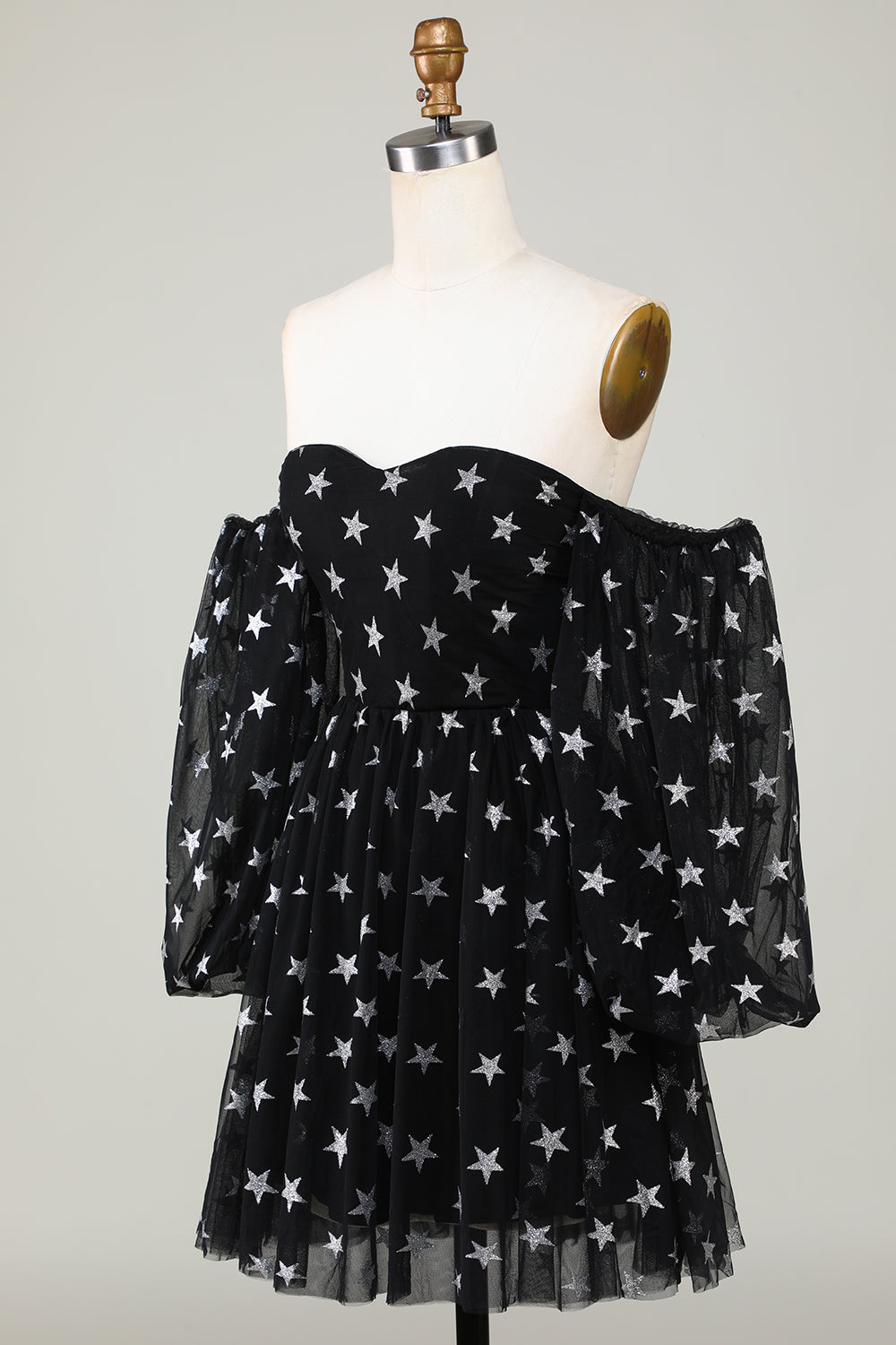 Una línea fuera del hombro Estrellas negras Vestido corto de bienvenida