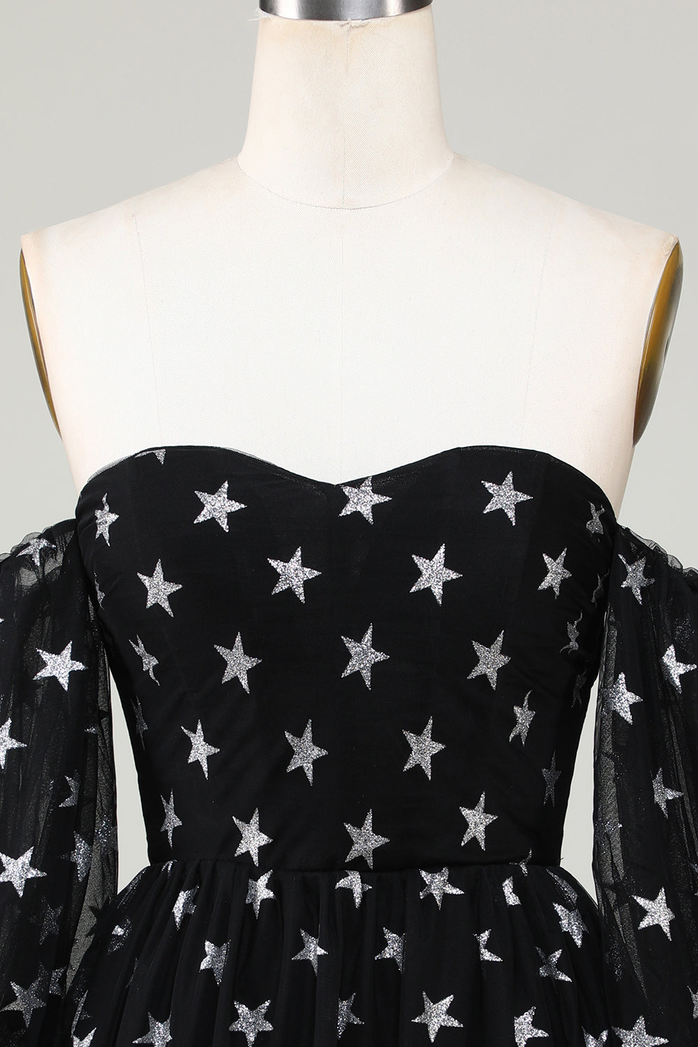 Una línea fuera del hombro Estrellas negras Vestido corto de bienvenida
