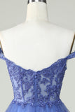 Lindo vestido corto de bienvenida con cordón azul oscuro con encaje