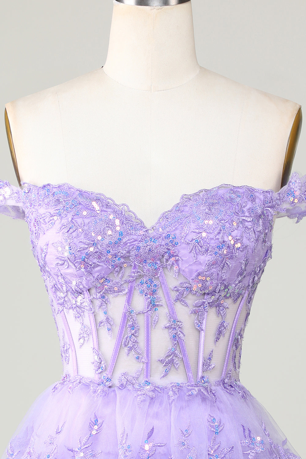 Princess A Line Purple Corsé Tiered Short Homecoming Dress con encaje
