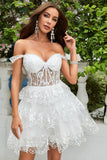 Princess A Line Purple Corsé Tiered Short Homecoming Dress con encaje