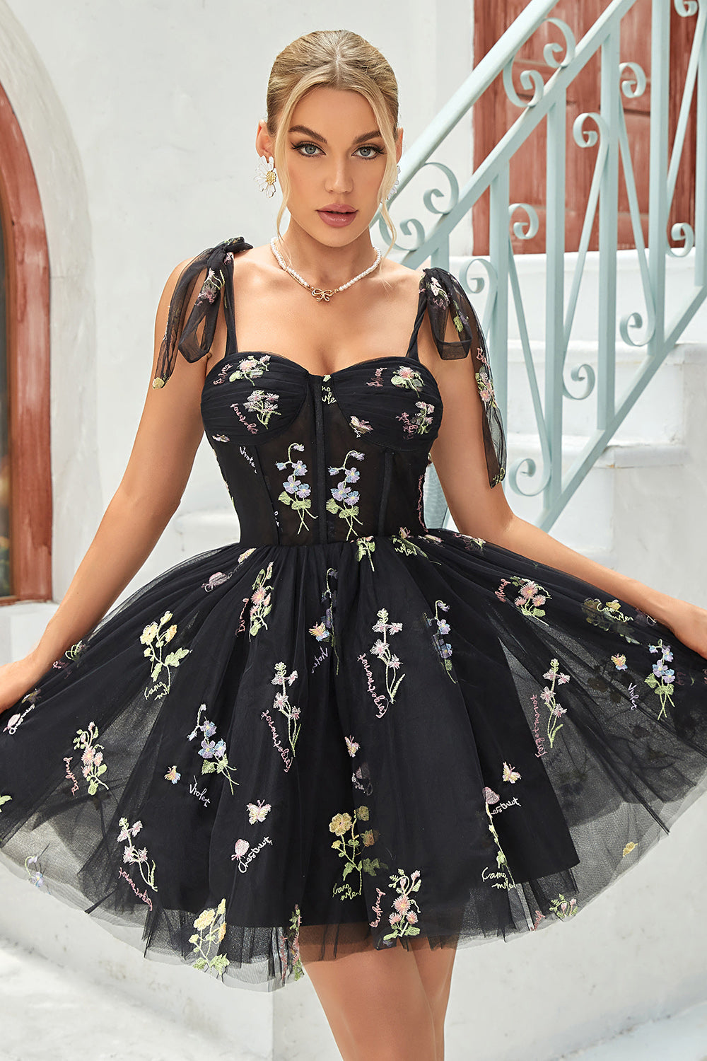 A Línea Tirantes de Espagueti Negro Vestido de Cóctel con Apliques
