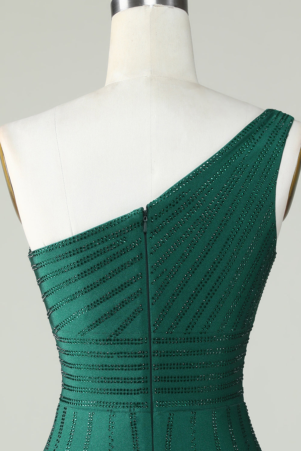 Vaina de un hombro verde oscuro Vestido corto de bienvenida con abalorios